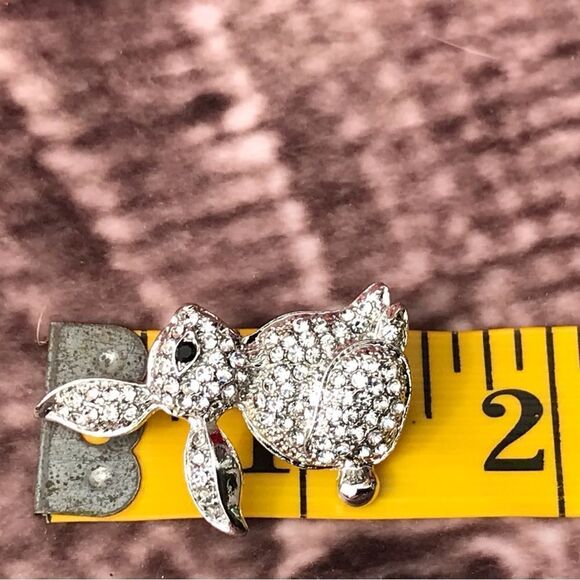 Austrian Crystal Bunny Brooch - Picture 6 of 9